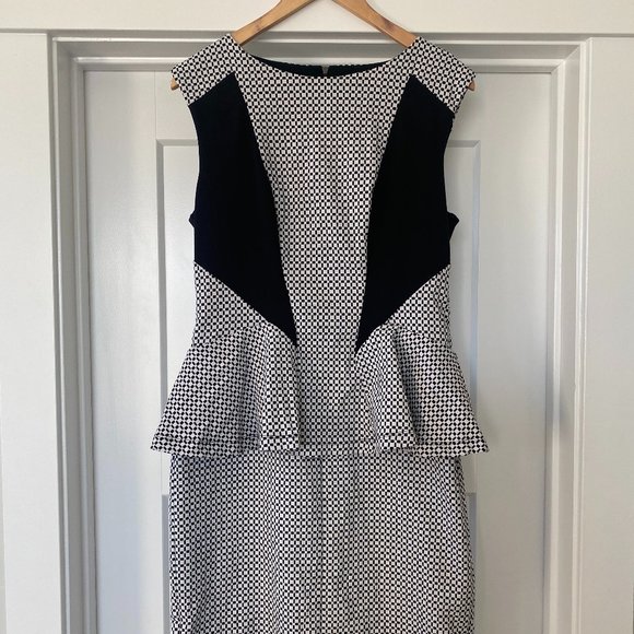 CUE Australia Peplum Dress - Picture 1 of 4